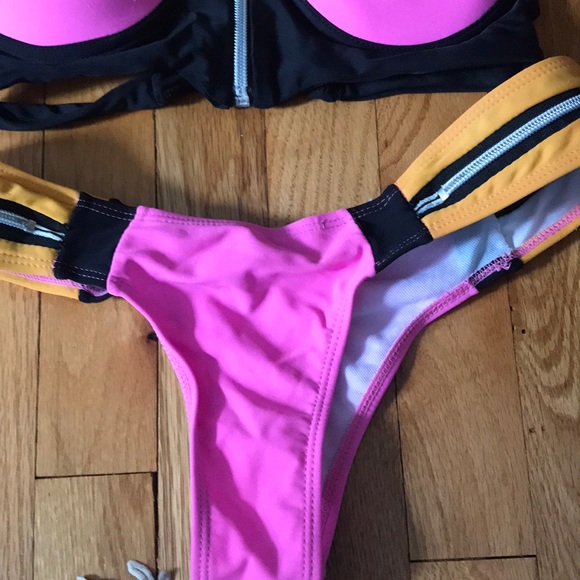 Bathing suit - Picture 2 of 3